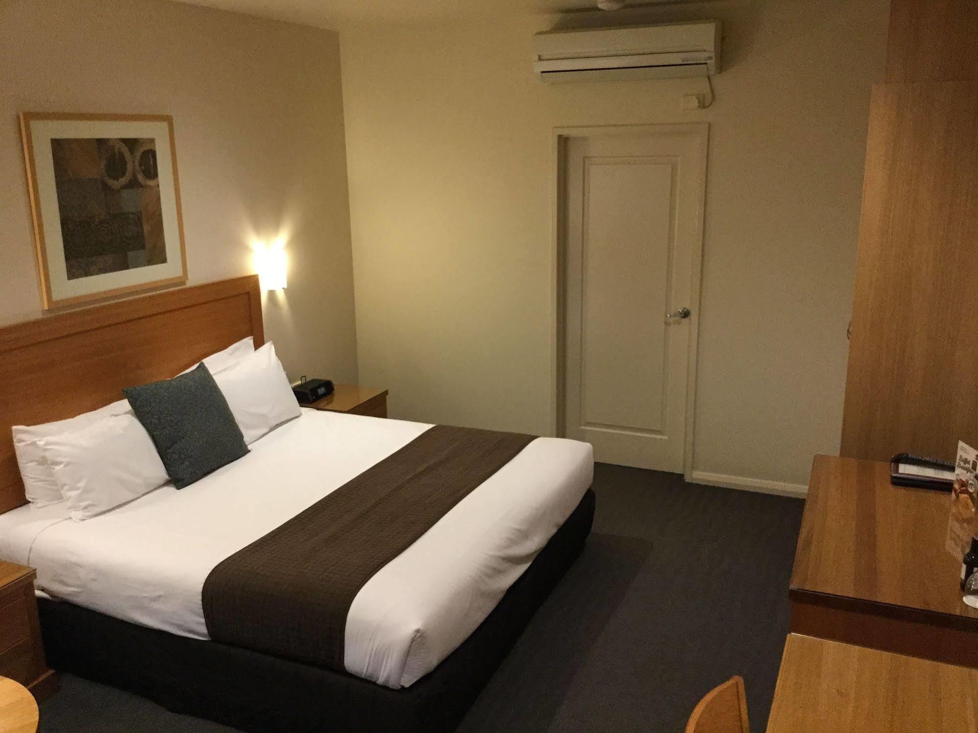 The Wyndhamere Motel Shepparton Bagian luar foto